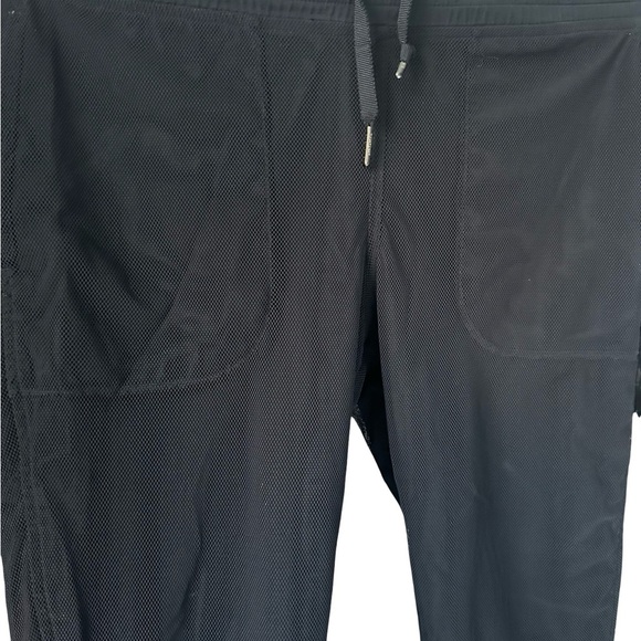 lululemon athletica Black Track Pants mesh - Picture 4 of 13